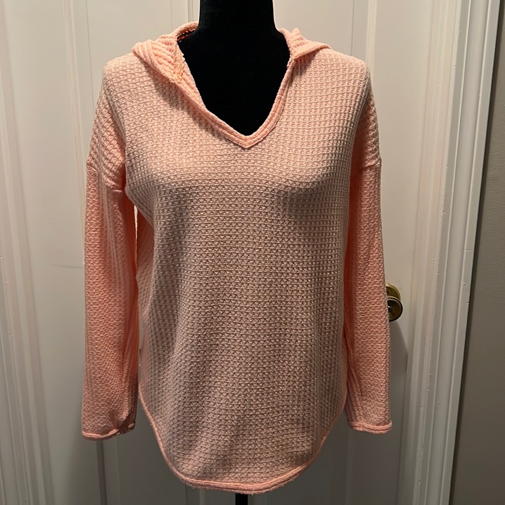 Cupio salmon waffle hoodie. Size medium in EUC